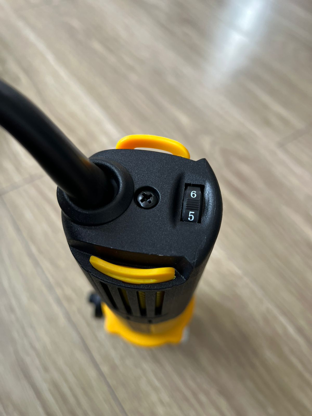 Pulidora DeWalt de 6 Velocidades